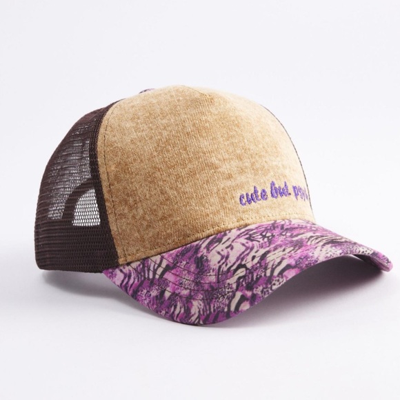 NWT Trucker Hat - Picture 2 of 5